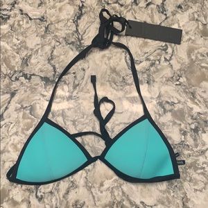 NWT triangl bikini top